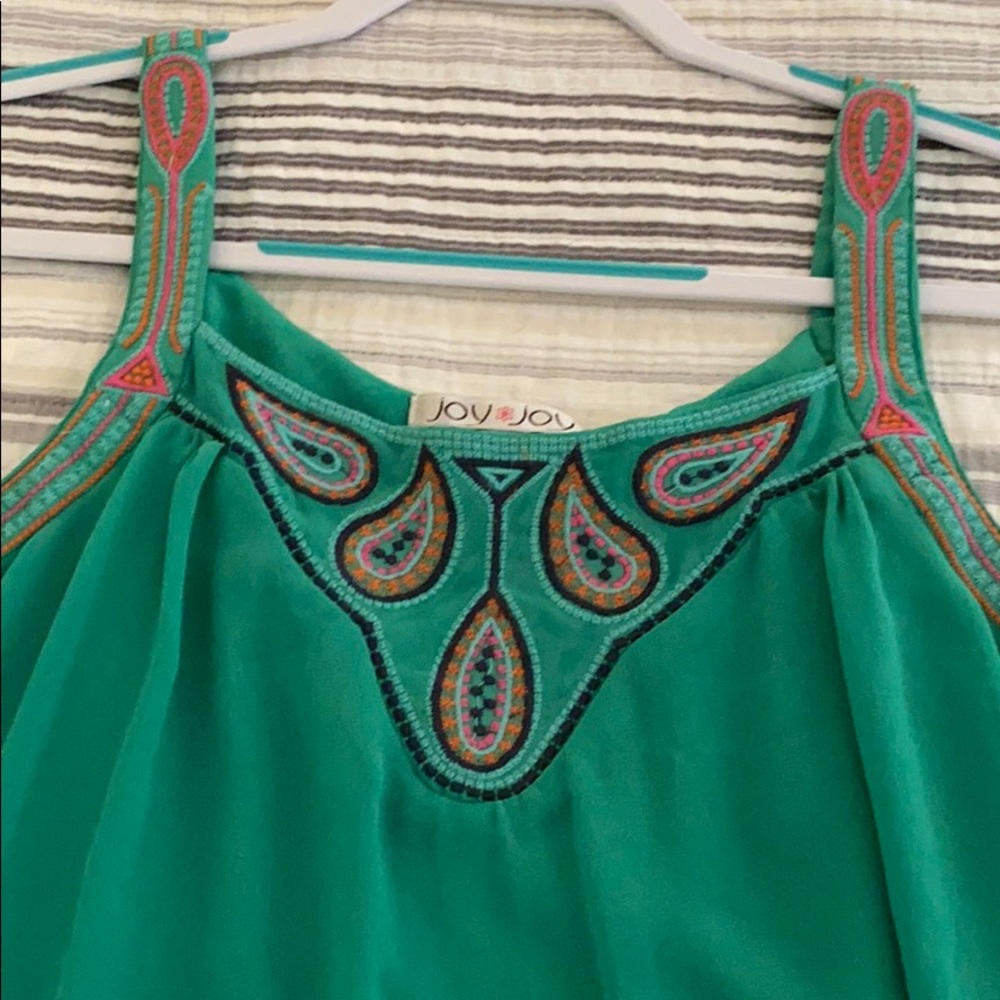 Medium sleeveless women’s top